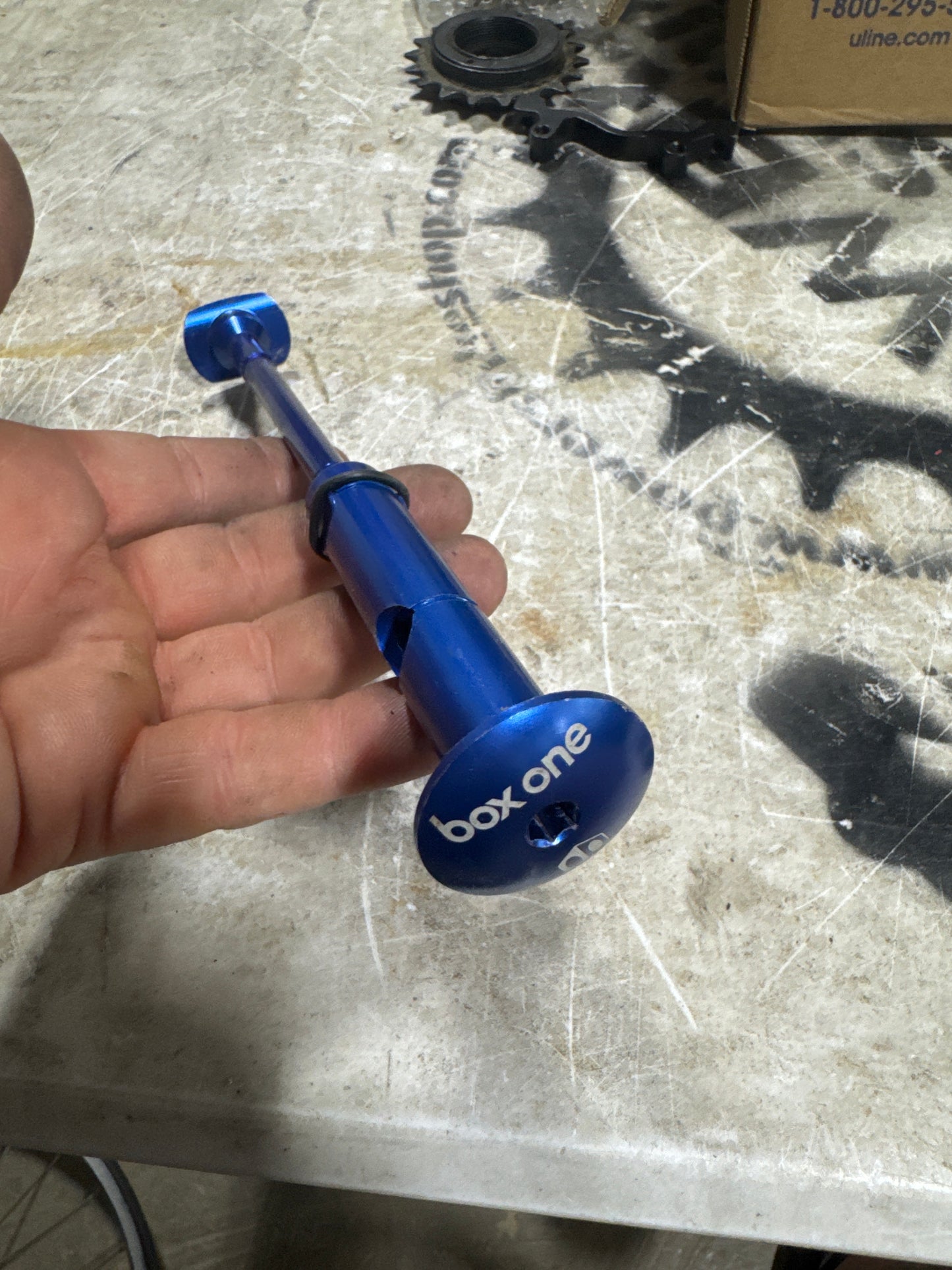 Box one stem lock 11/8