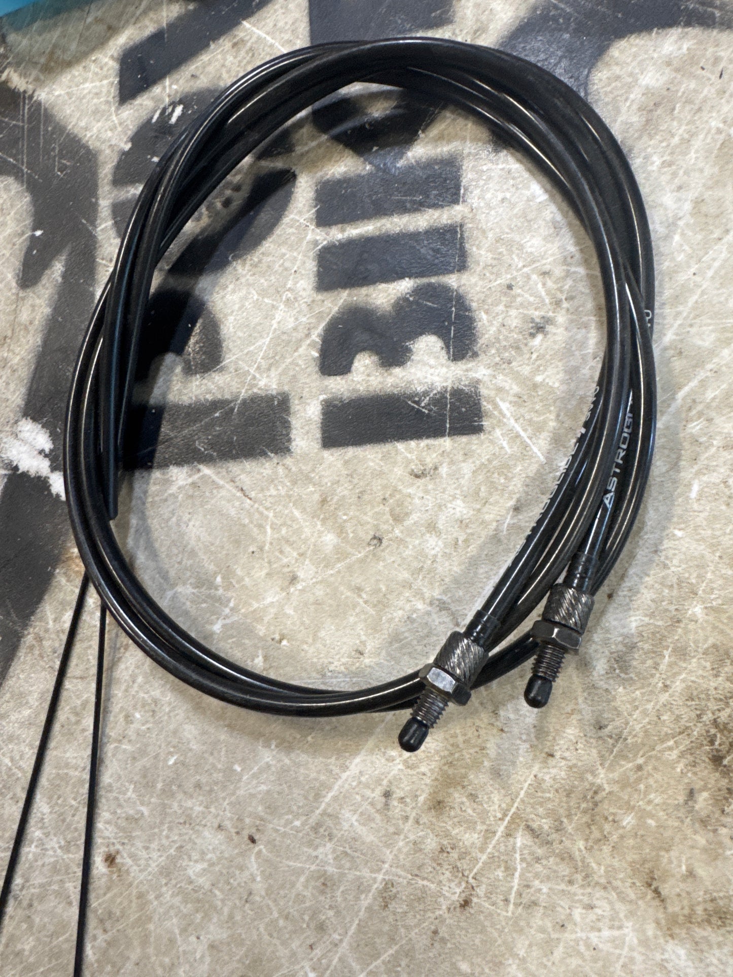 snafu dual lower cable new?
