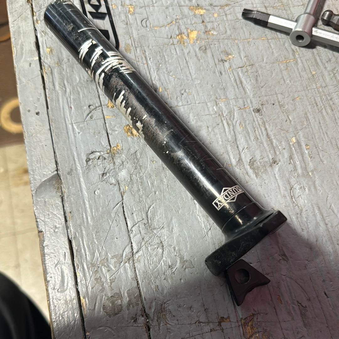 Sunday tri post seat post
