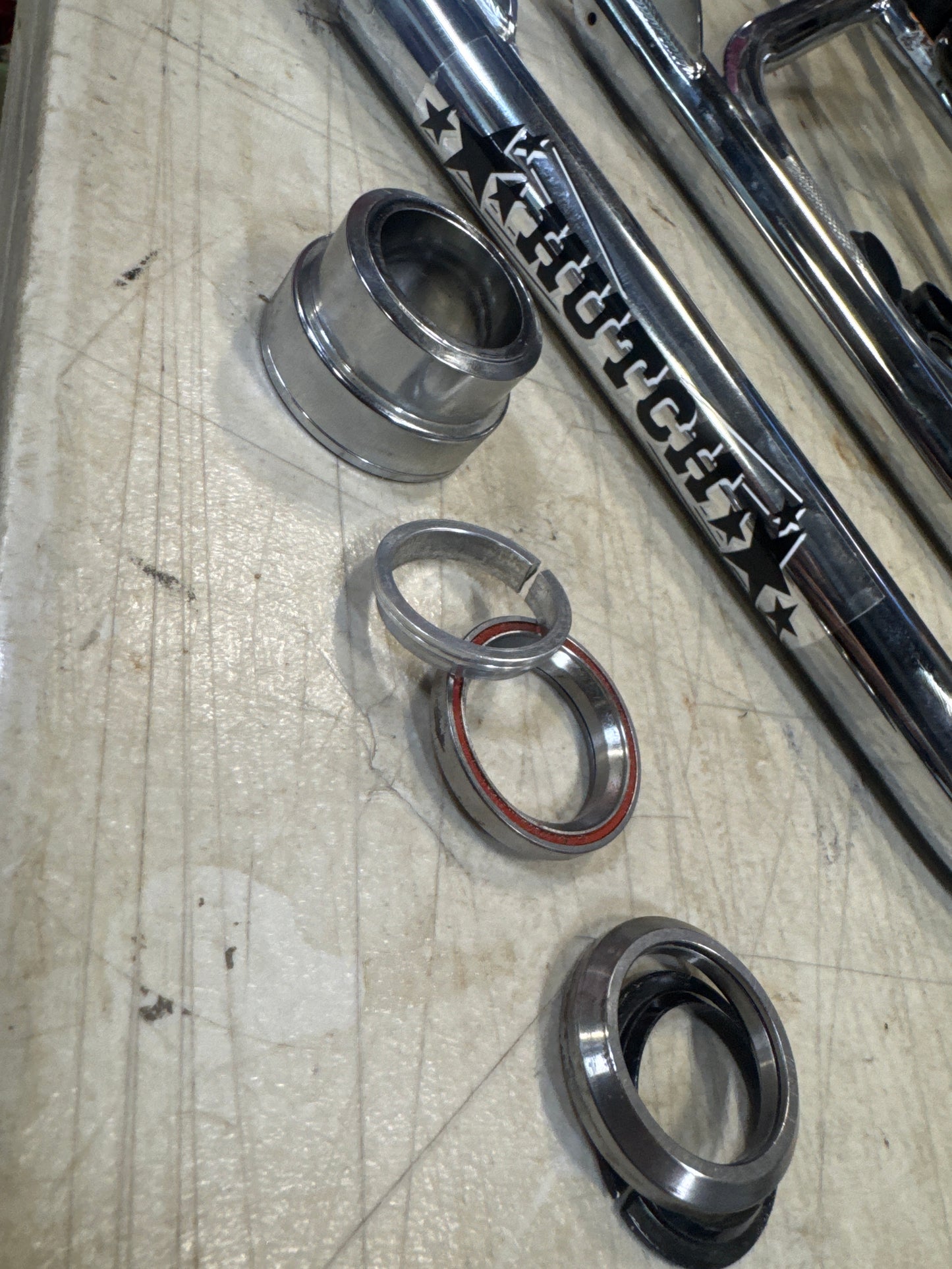 Hutch 11/8 integrated headset