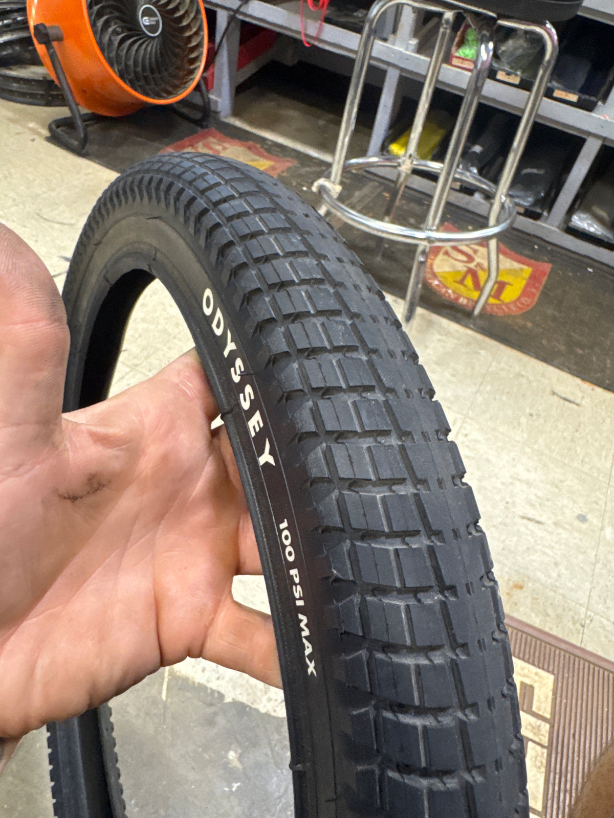 Odyssey aitken 20x2.25 tire