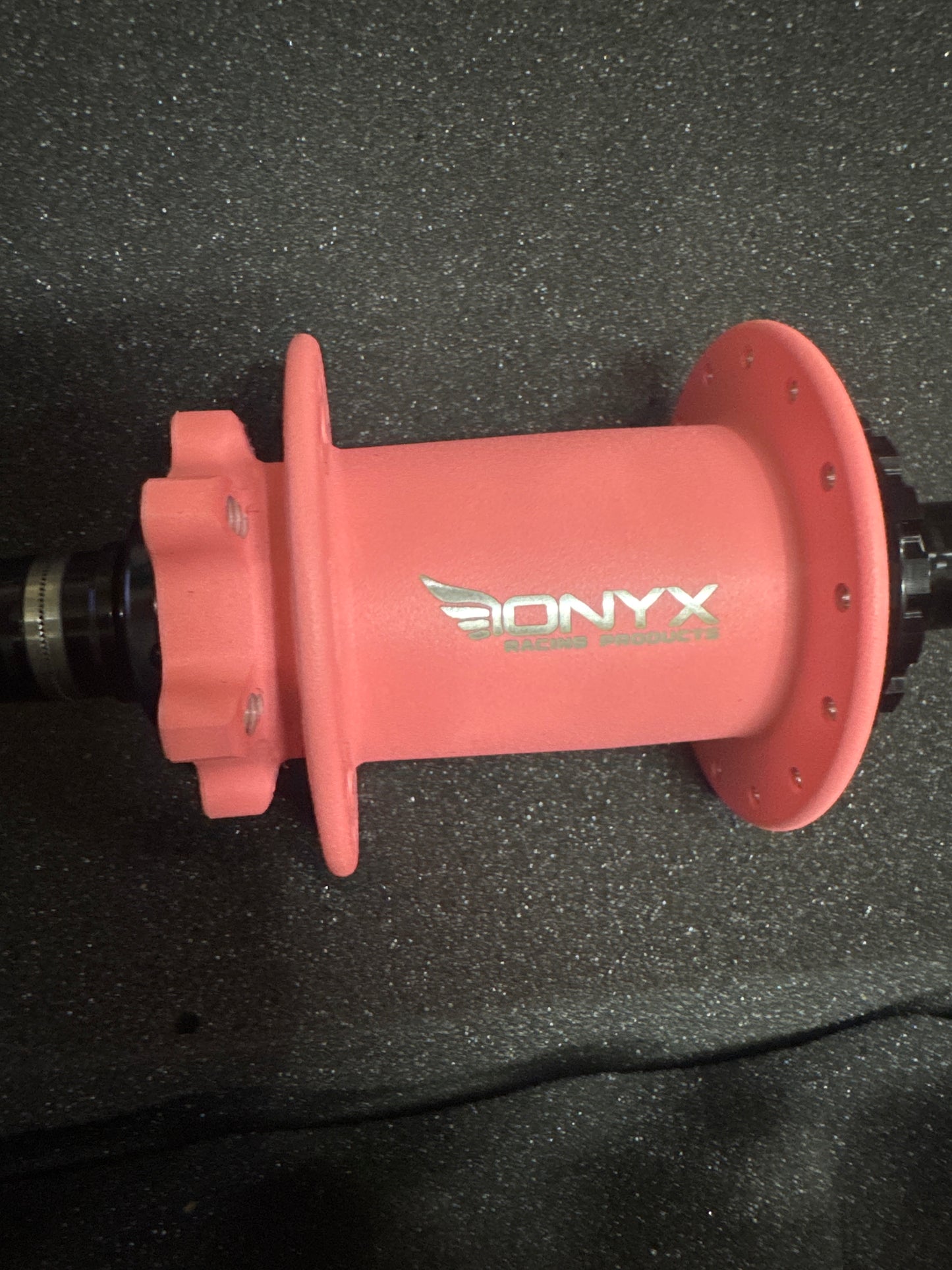 Onyx Hubs Cotm Electrified pink