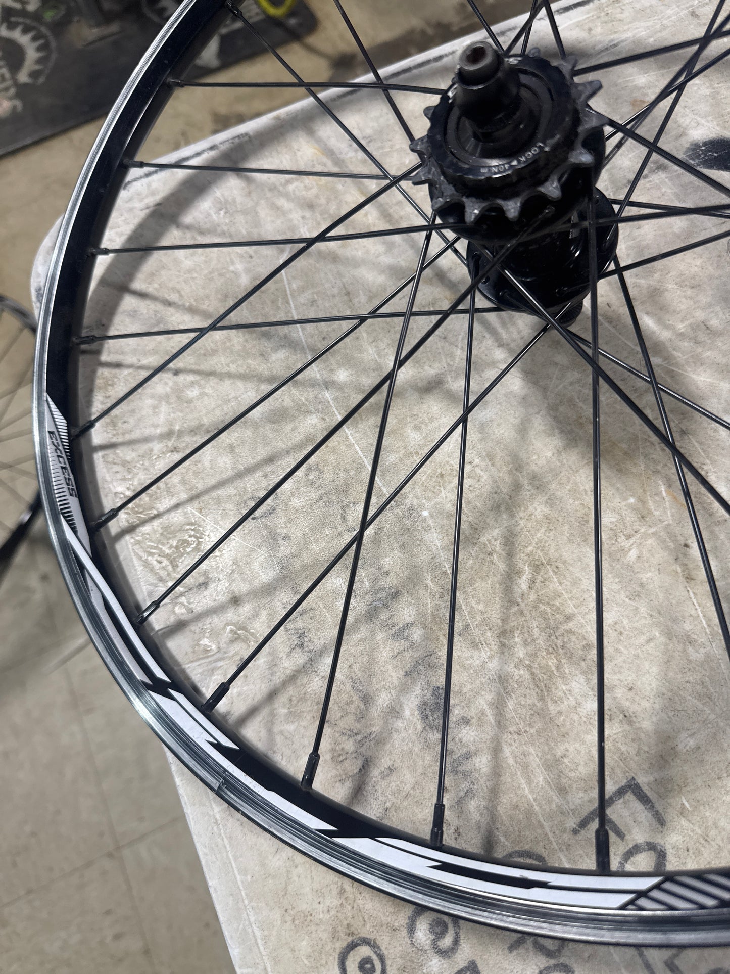 Excess xlc 20x11/8 wheelset