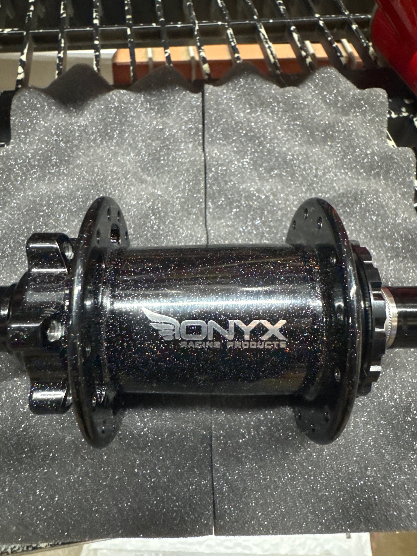 Onyx Hubs Black Aura