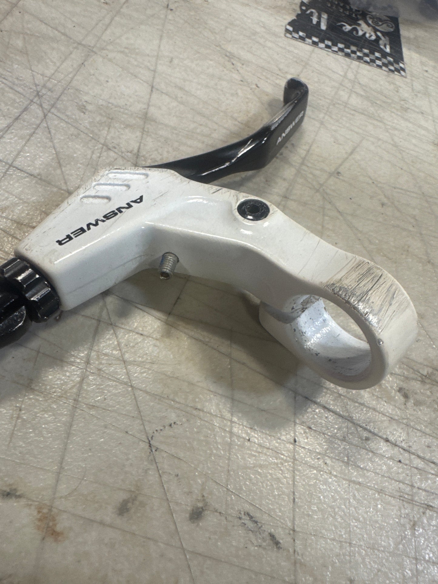 Answer pro lever white