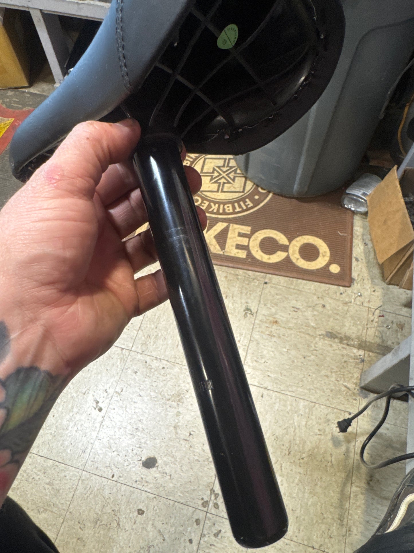 Radio seat/post combo new 27.2