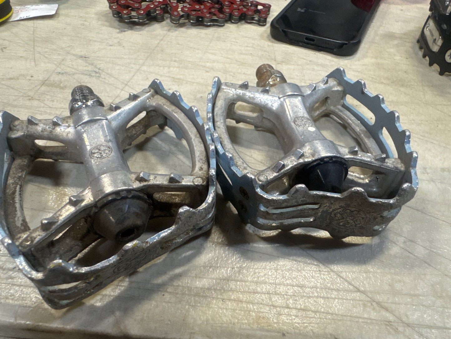 VP 747 bear trap pedals baby blue 1/2