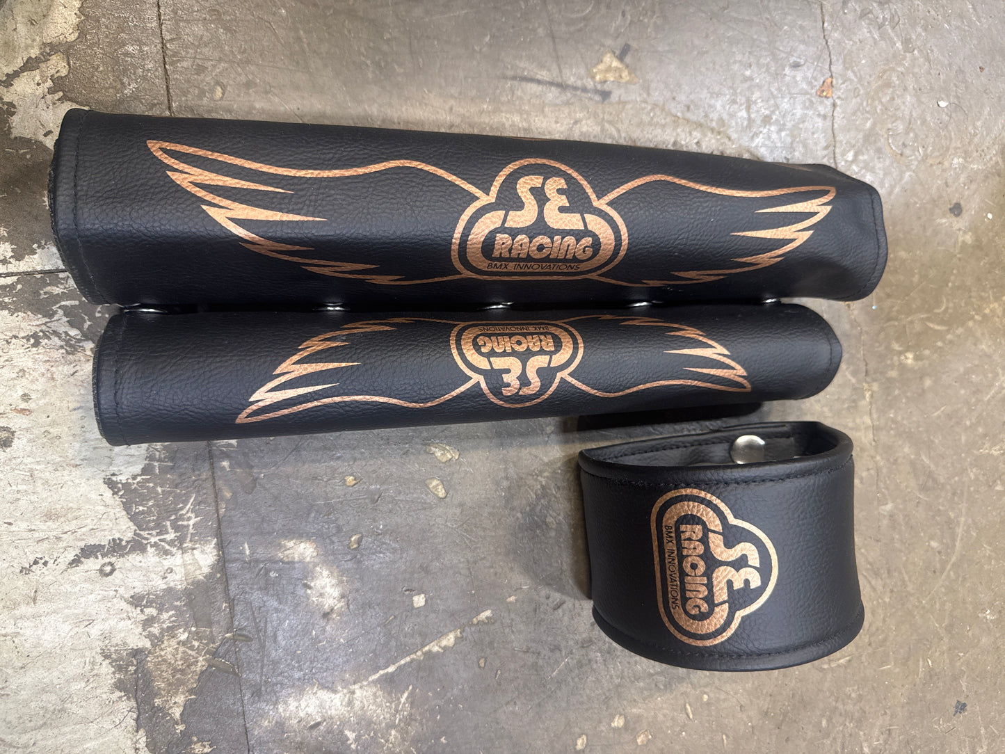 se racing padset black tan snaps