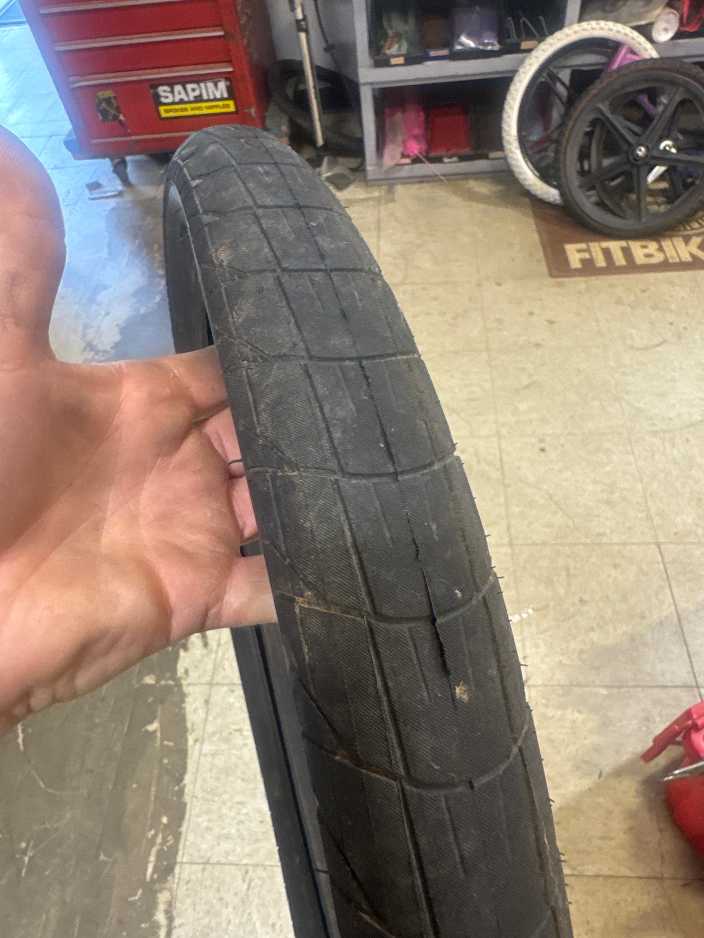 Duo stun 22x2.35 bmx tire