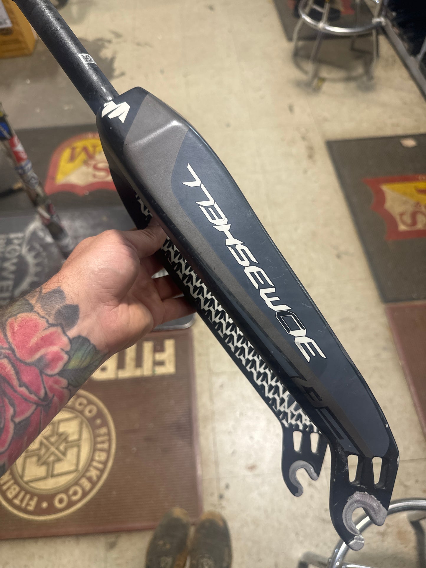 Bombshell f7 carbon mini forks