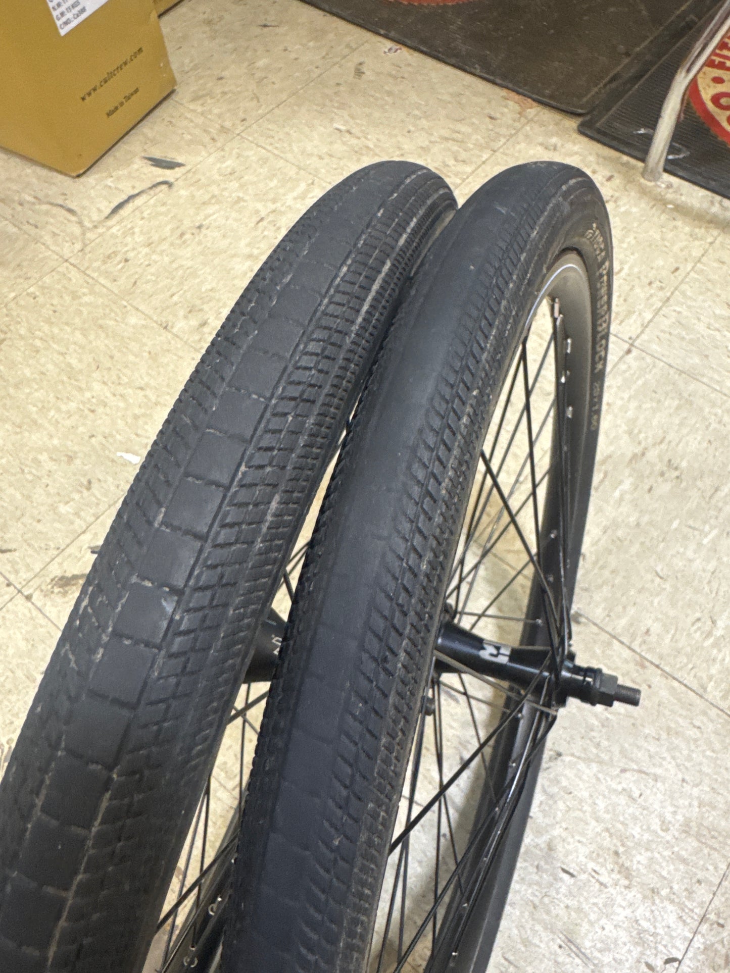 Redline 20x1.75 race wheelset