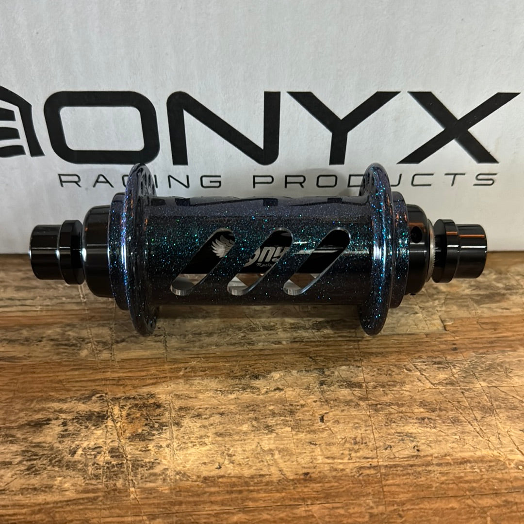 Onyx Hubs Cotm Peacock sapphire