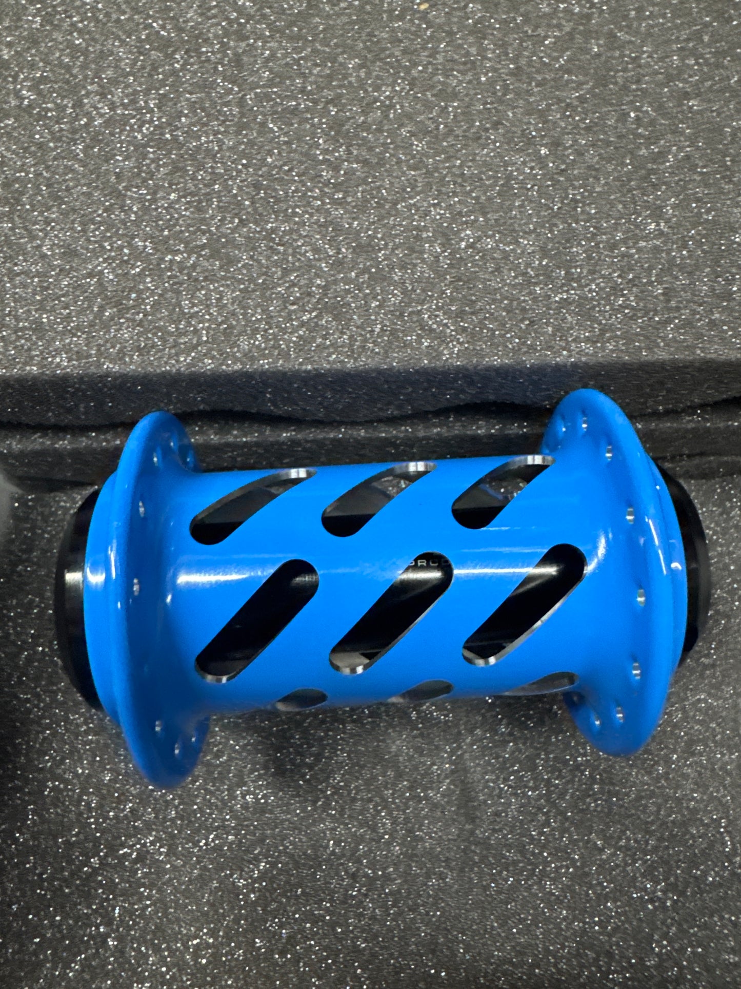Onyx Hubs Cotm Playboy blue