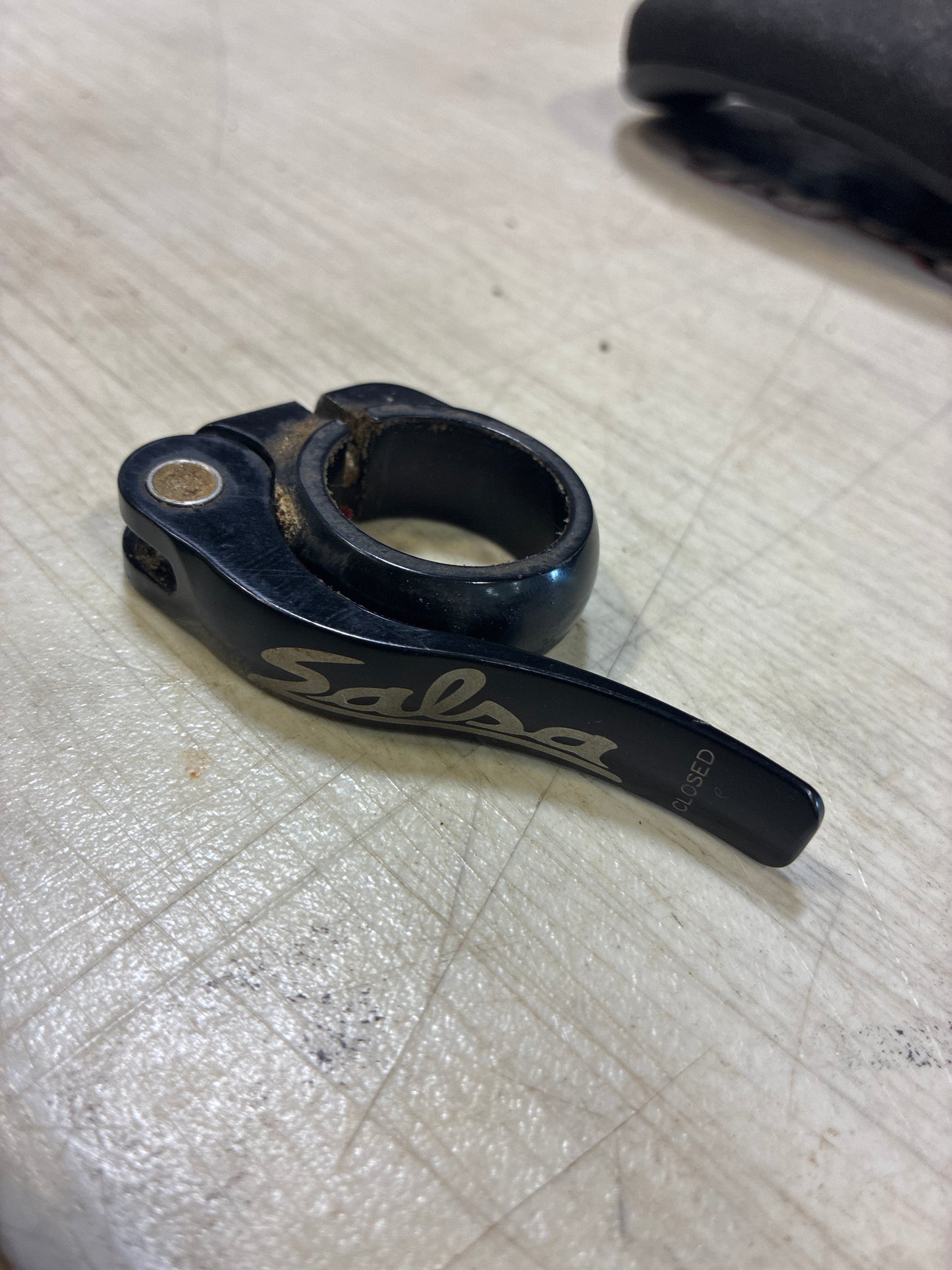salsa 28.6 seat post clamp black