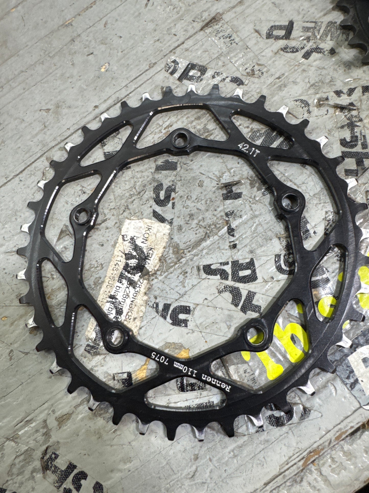 Rennen sprocket black 5bolt 42.1