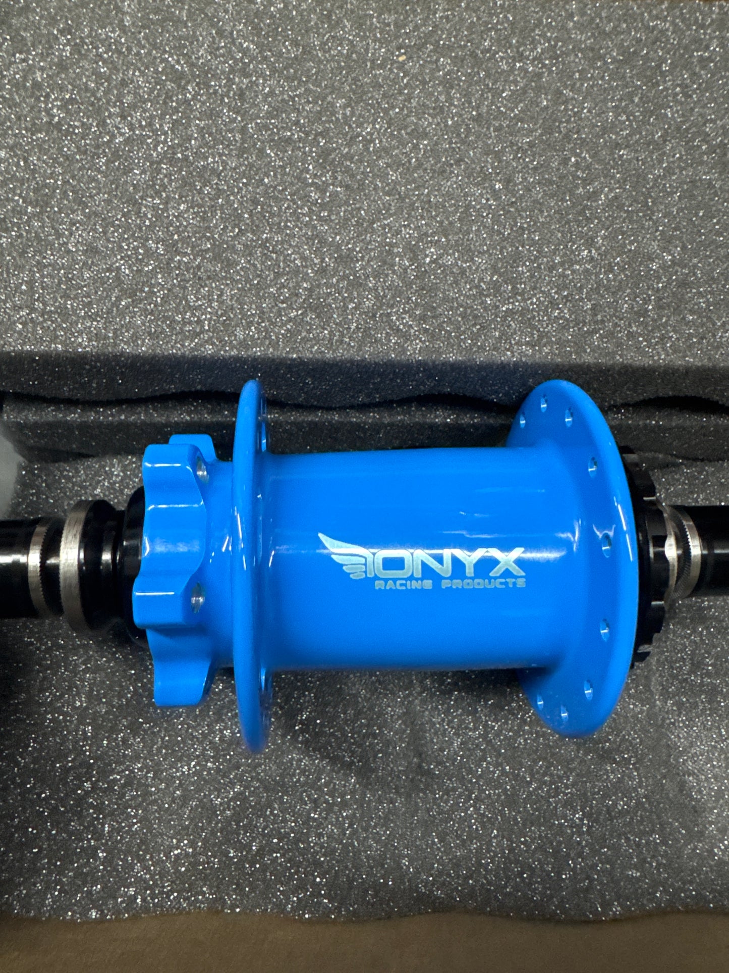 Onyx Hubs Cotm Playboy blue