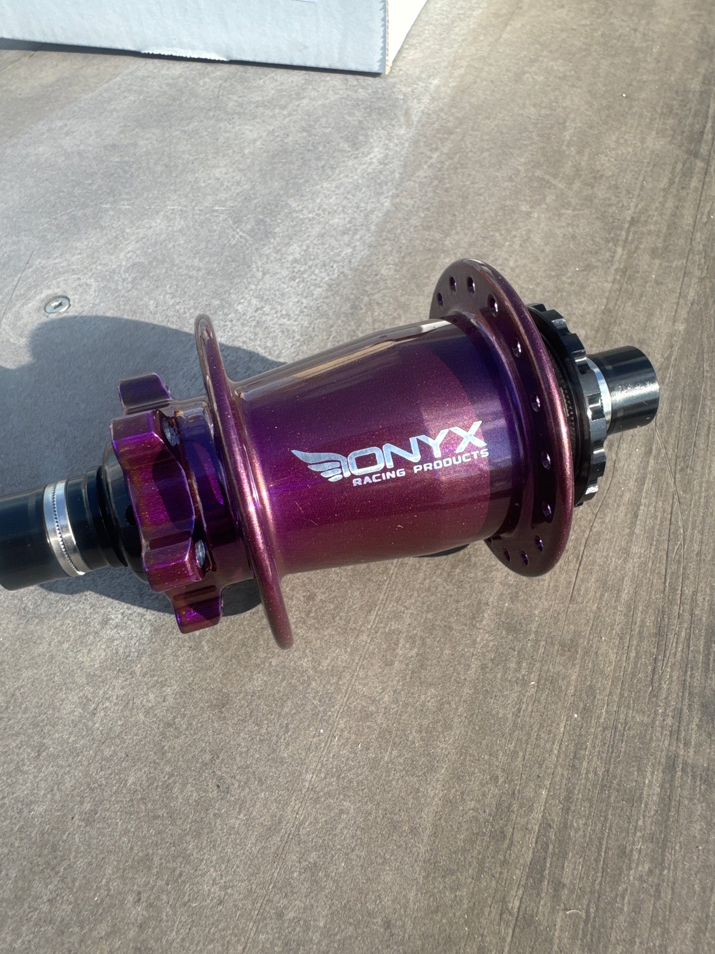 Onyx Hubs Cotm Gummy Berry Juice