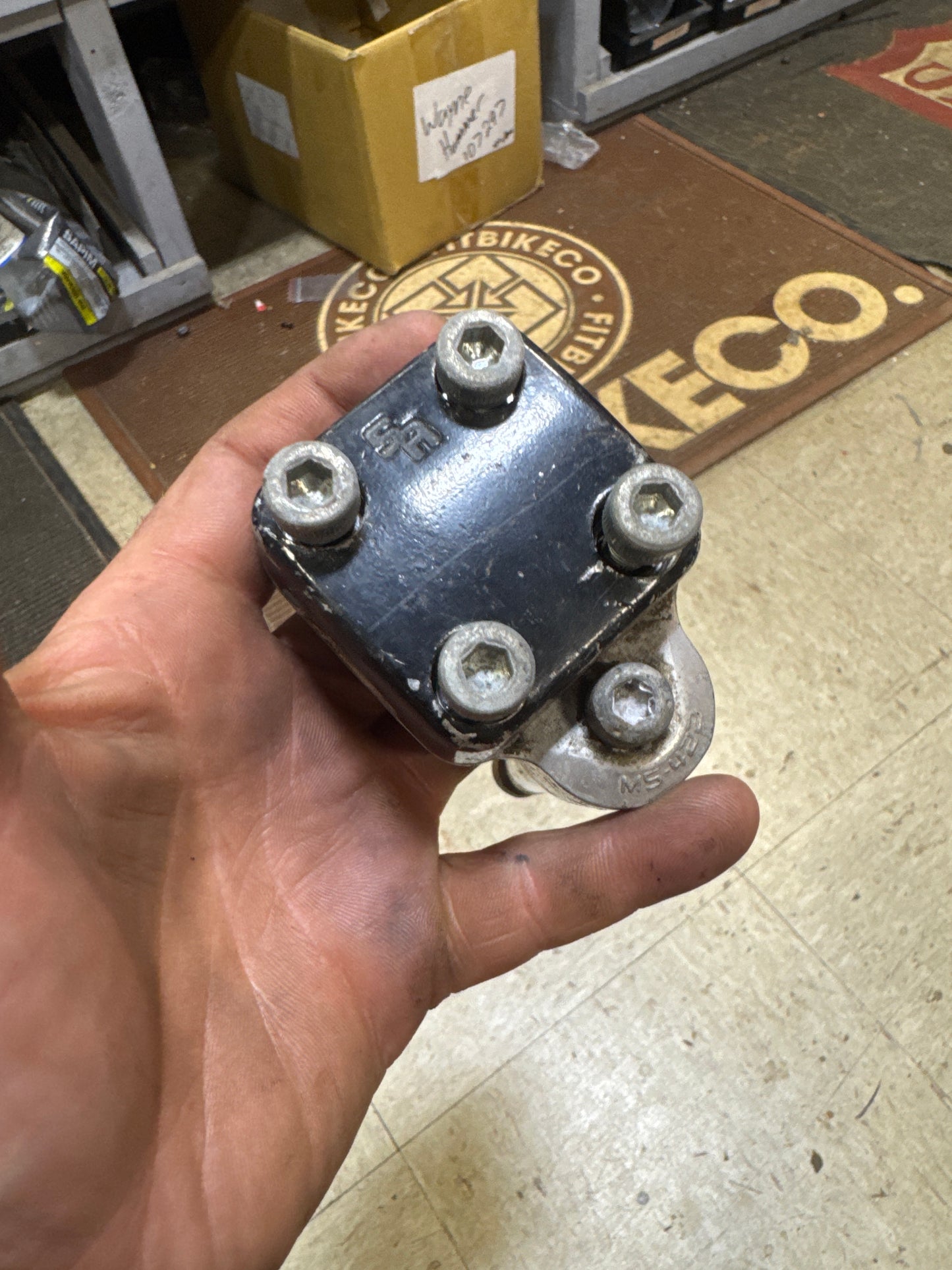 mongoose sr ms-422 quill stem