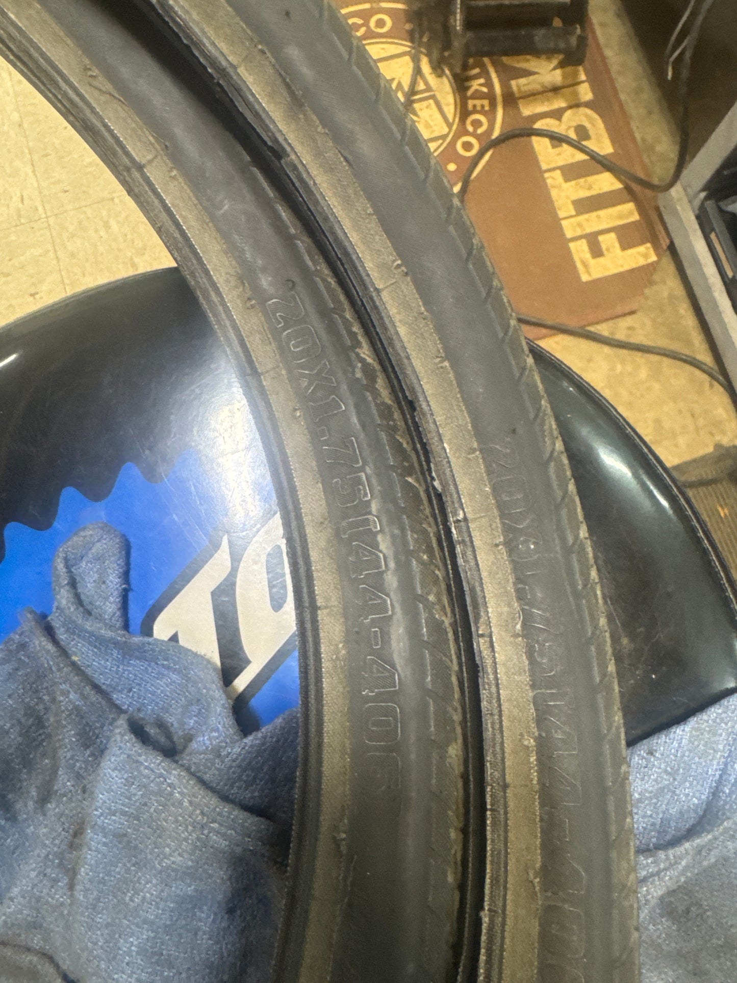 Arisun xlr8 20x1.75 tires pair