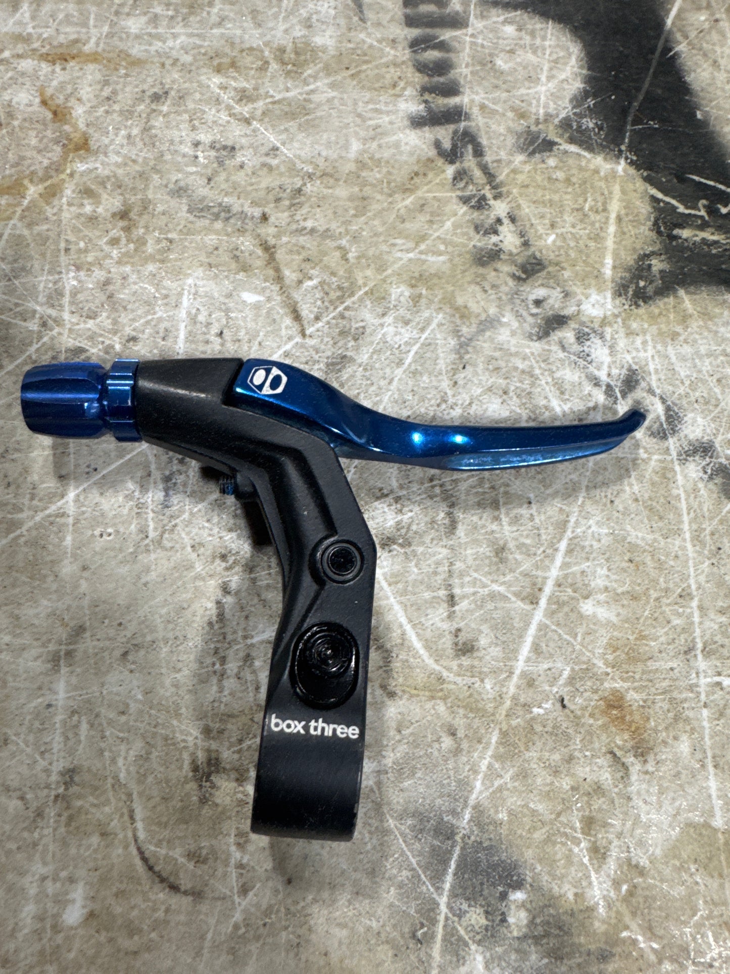 Box three short lever blue