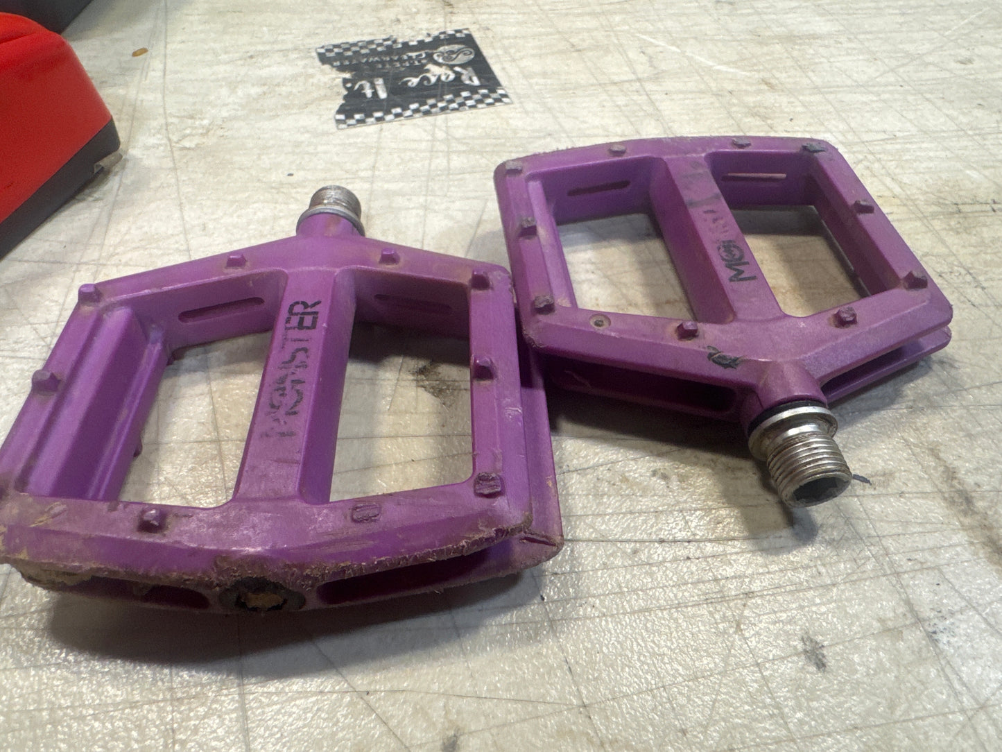 Redline monster 9/16 pedals purple