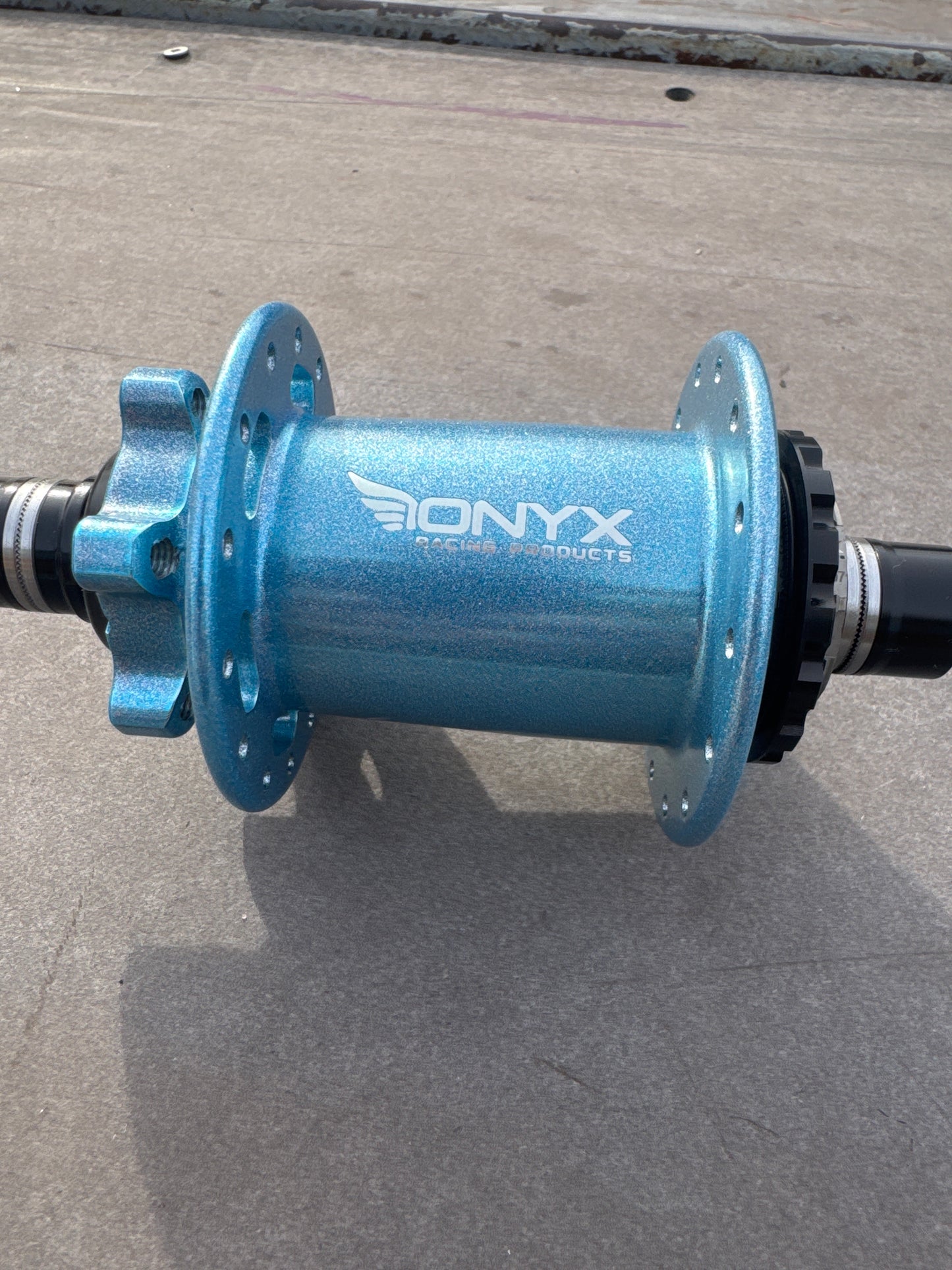 Onyx Hubs Cotm snow cone blue