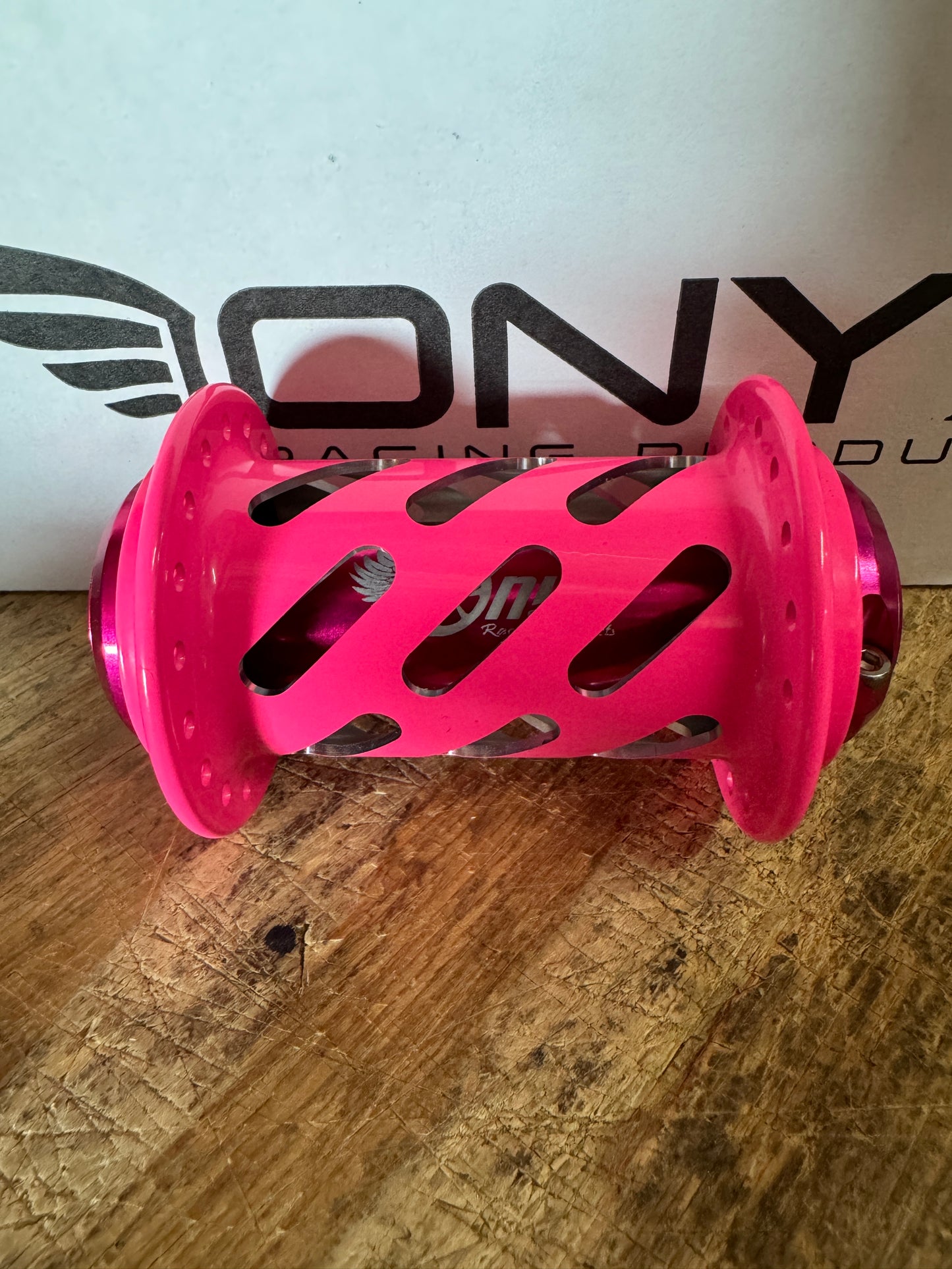 Onyx Hubs Flo Pink