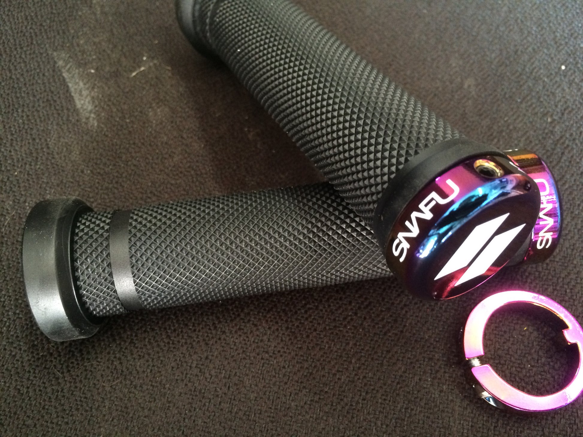 Snafu Lock-On BMX Grips - POWERS BMX