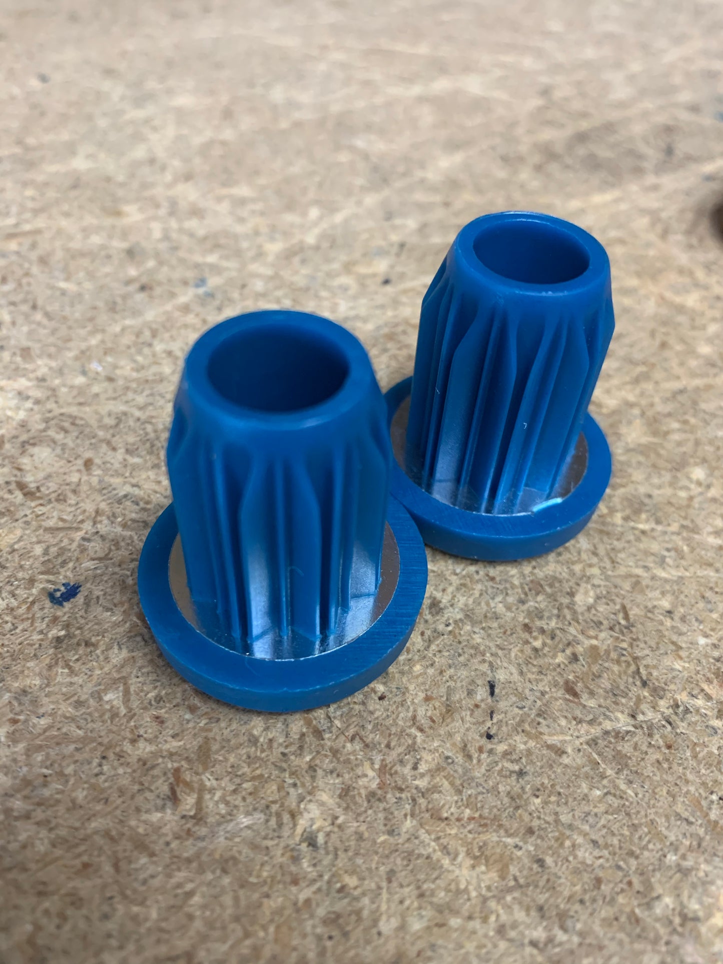 MERRITT INSERT PLASTIC BAR ENDS