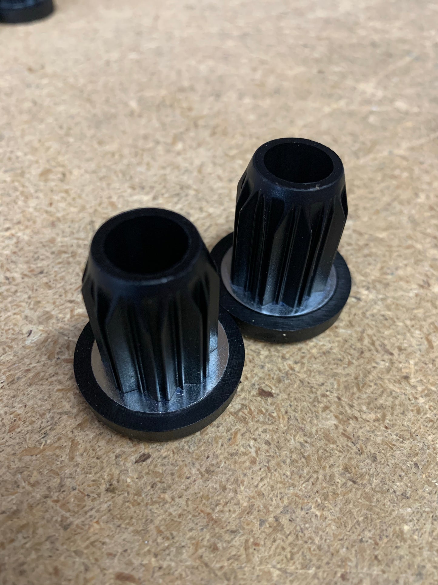 MERRITT INSERT PLASTIC BAR ENDS