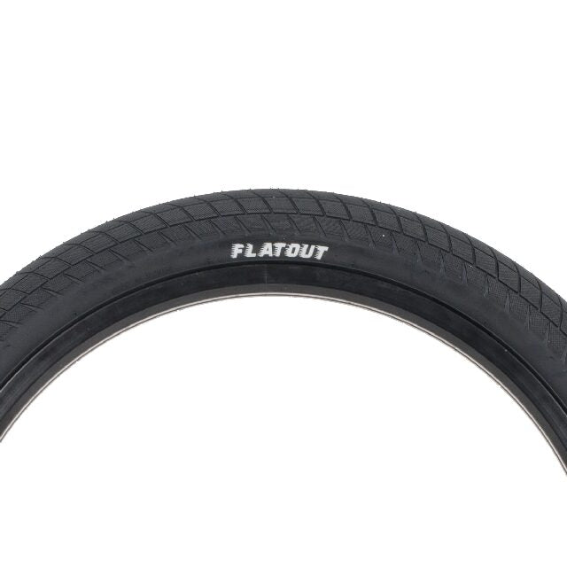 relic flatout tire