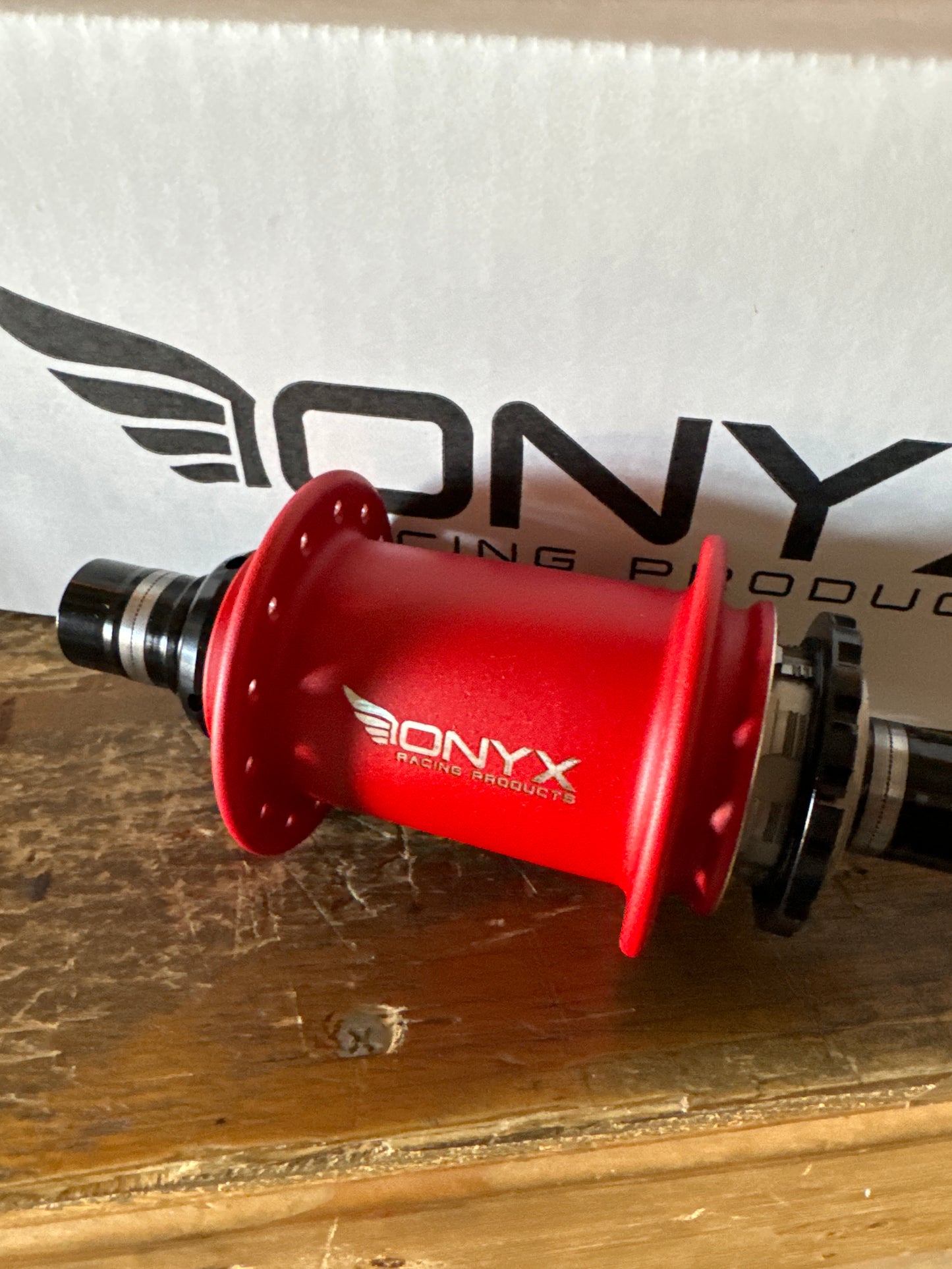 Onyx Hubs Cotm Matte red