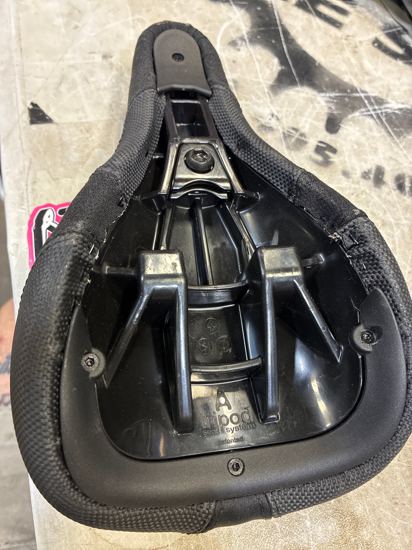 Fly tri pod seat