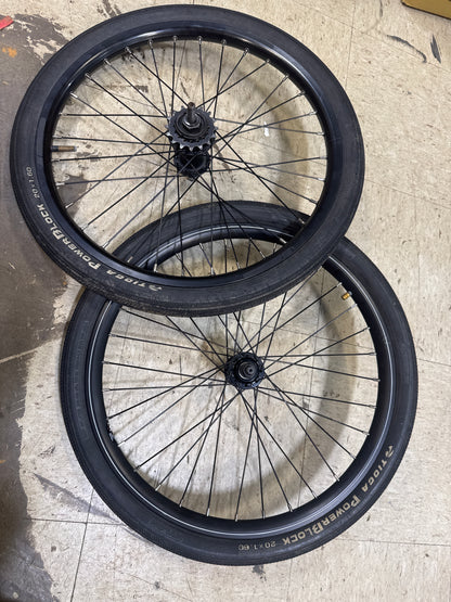 Redline 20x1.75 race wheelset