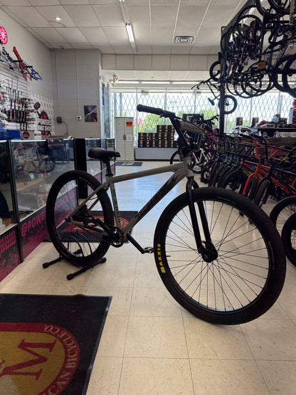 Throne Goon 29” Wheelie Bike