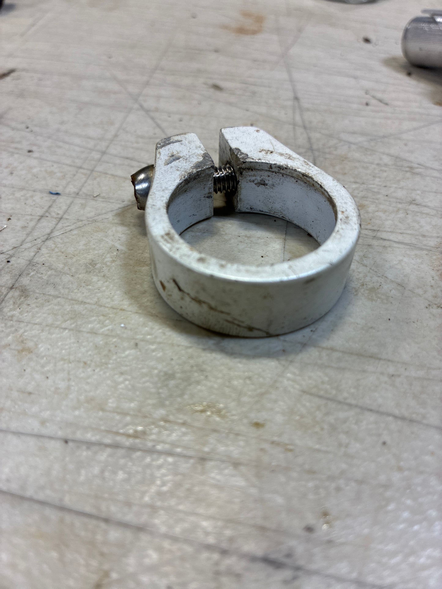 oem 31.8 11/4 seat clamp white