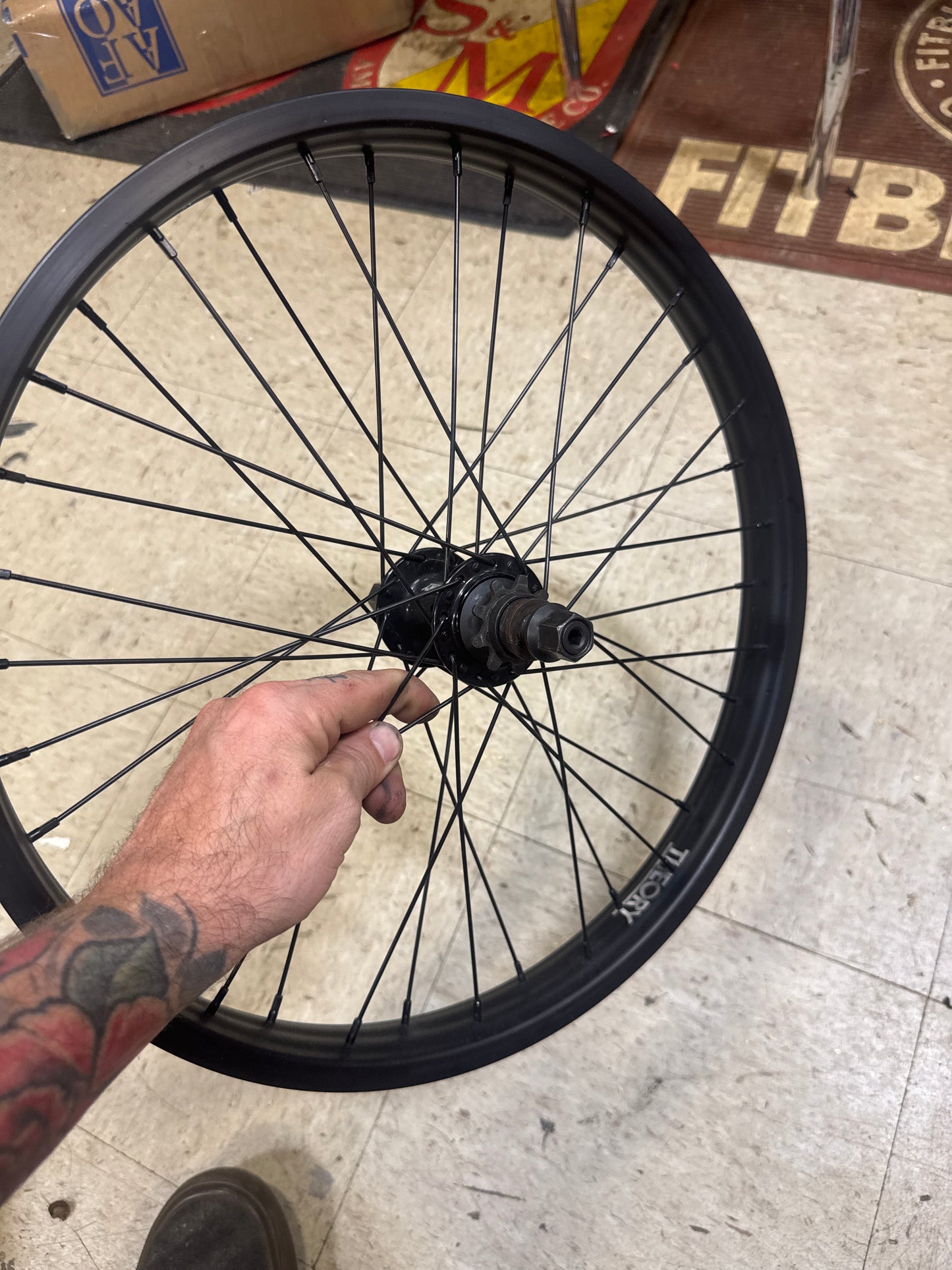 Theory rear wheel lhd