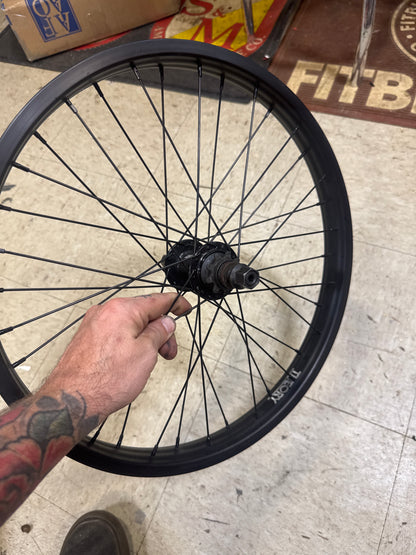 Theory rear wheel lhd