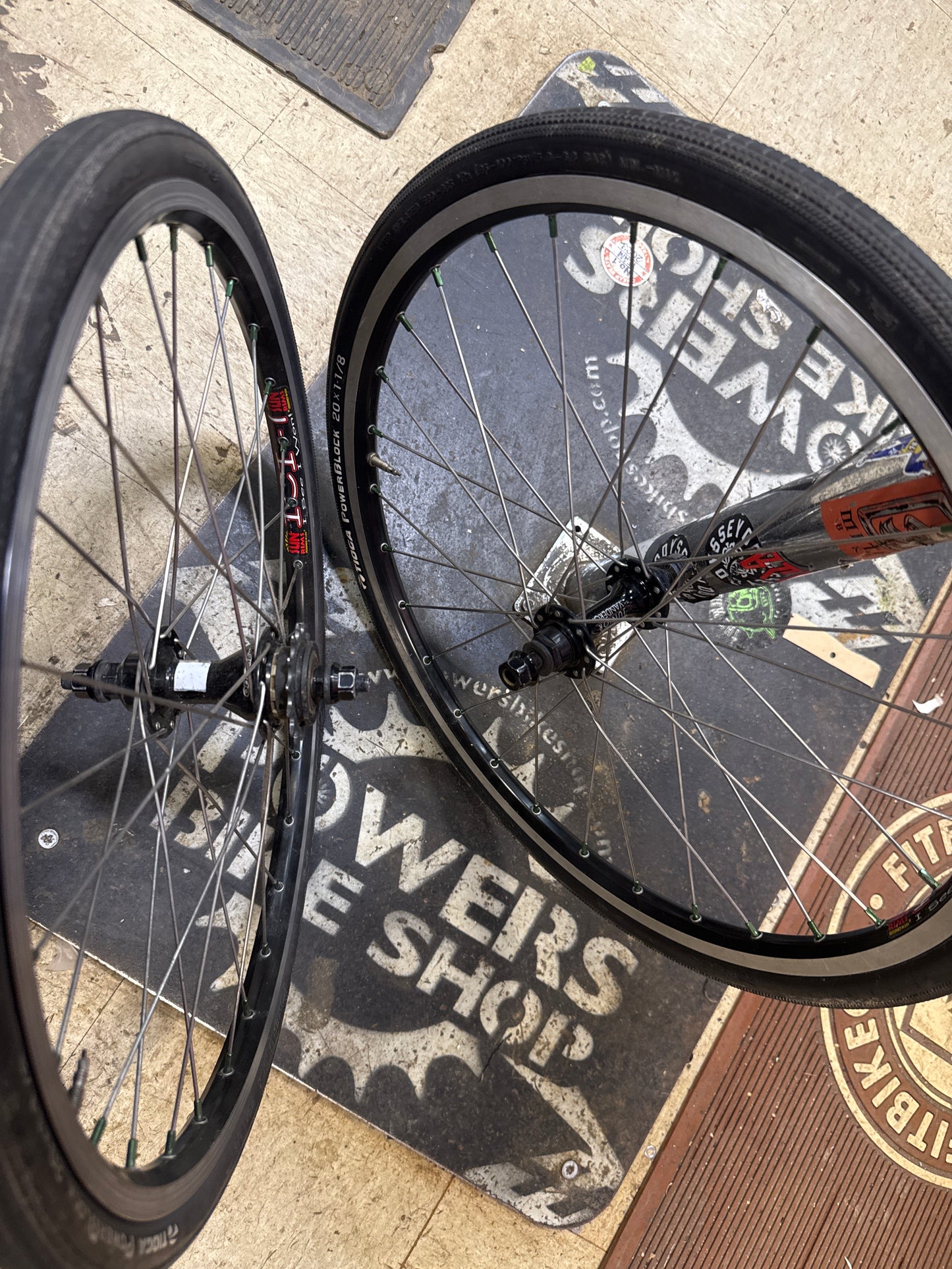 Odyssey x sun 20x11/8 wheelset