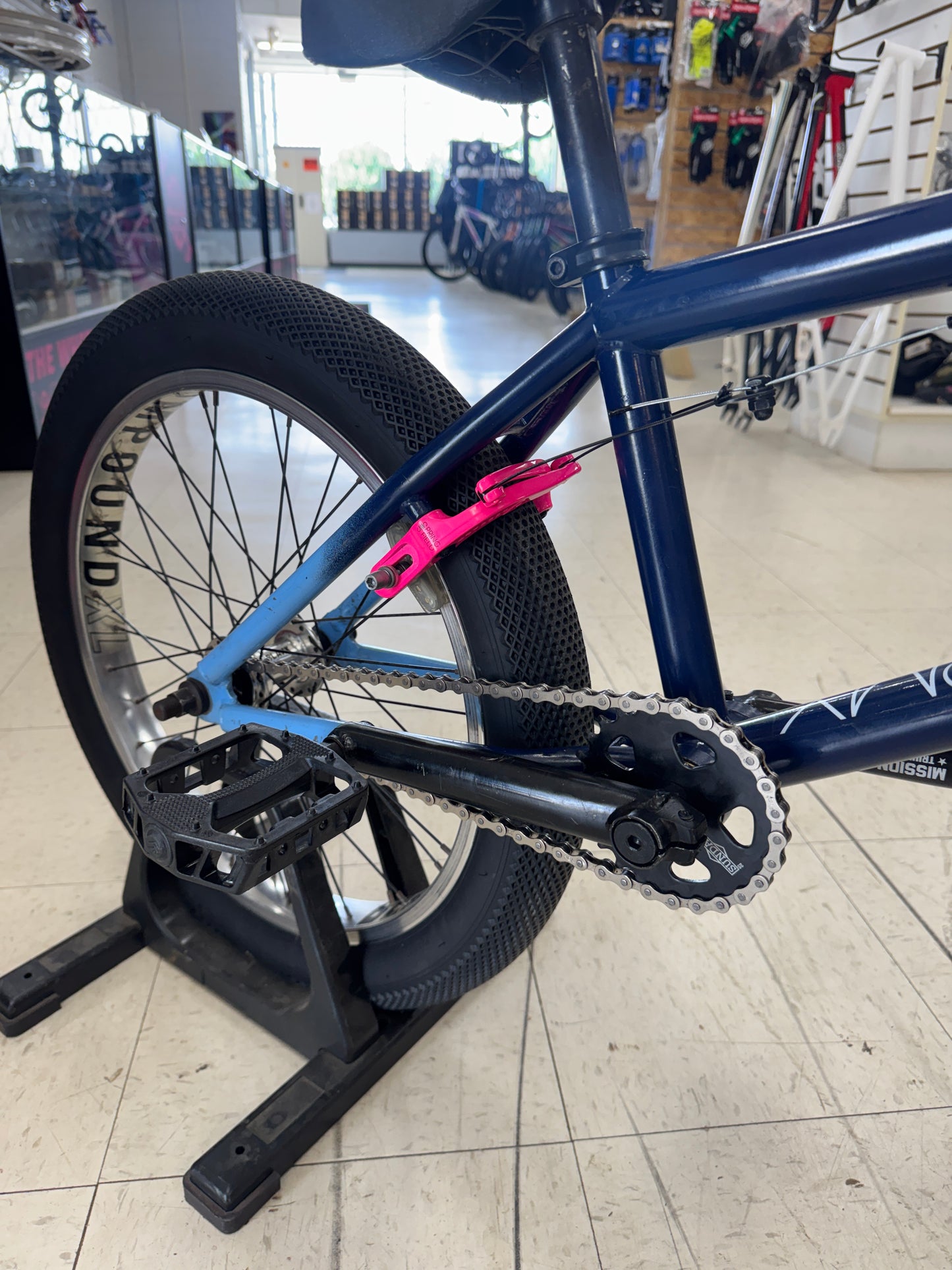 Kink launch bmx bike