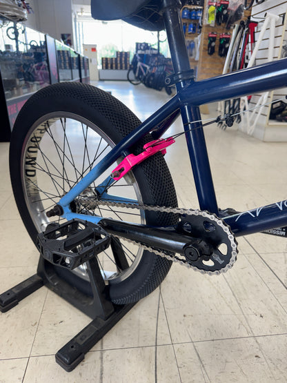 Kink launch bmx bike