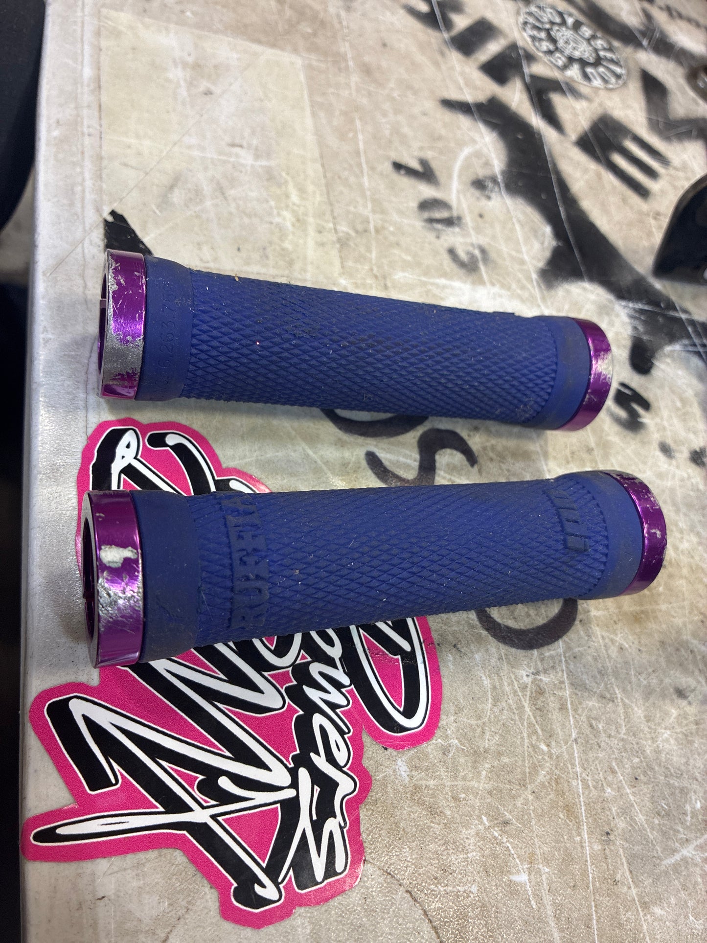 odi ruffian blue/purple lock on grips