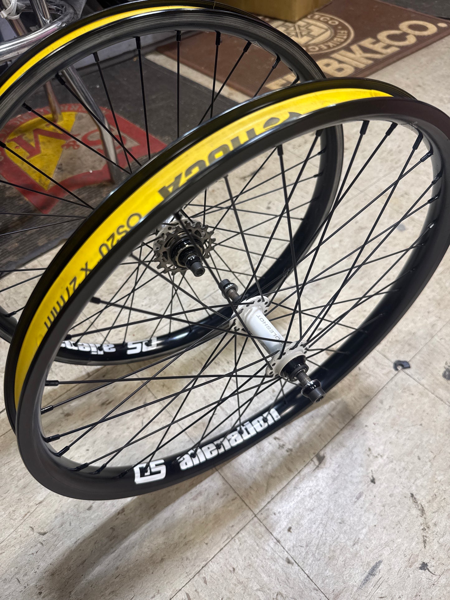 Answer holeshot x alienation os20 wheelset