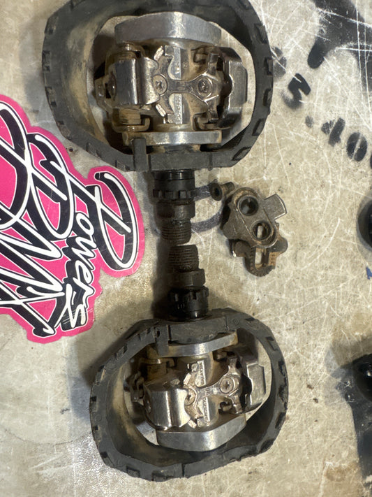 Shimano m424 clipless pedals