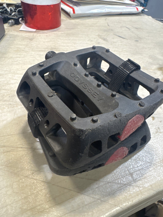 odyssey twisted pc 9/16 red cap