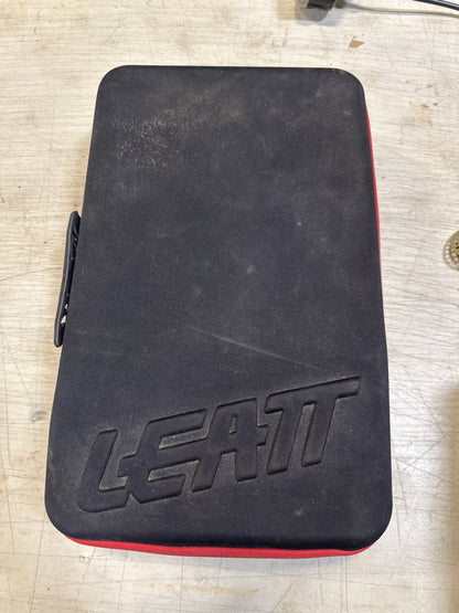 Leatt velocity goggle case