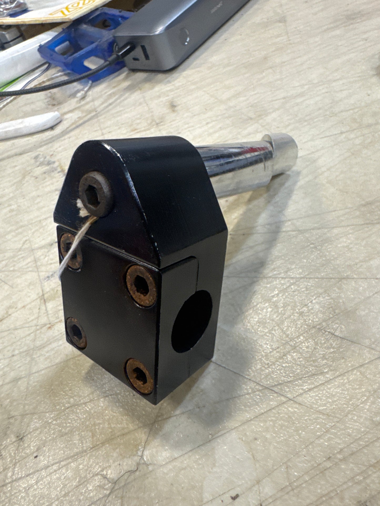 Unknown old school quill stem black