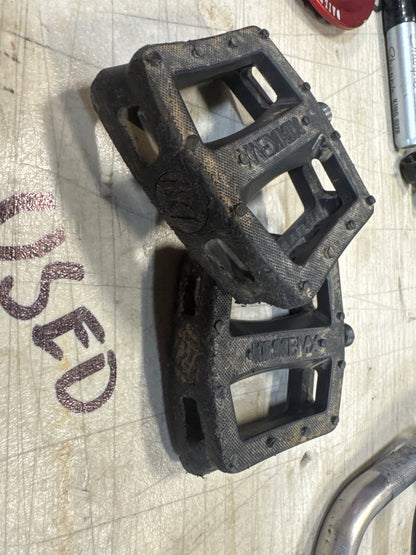 Kink plastic pedal 9/16