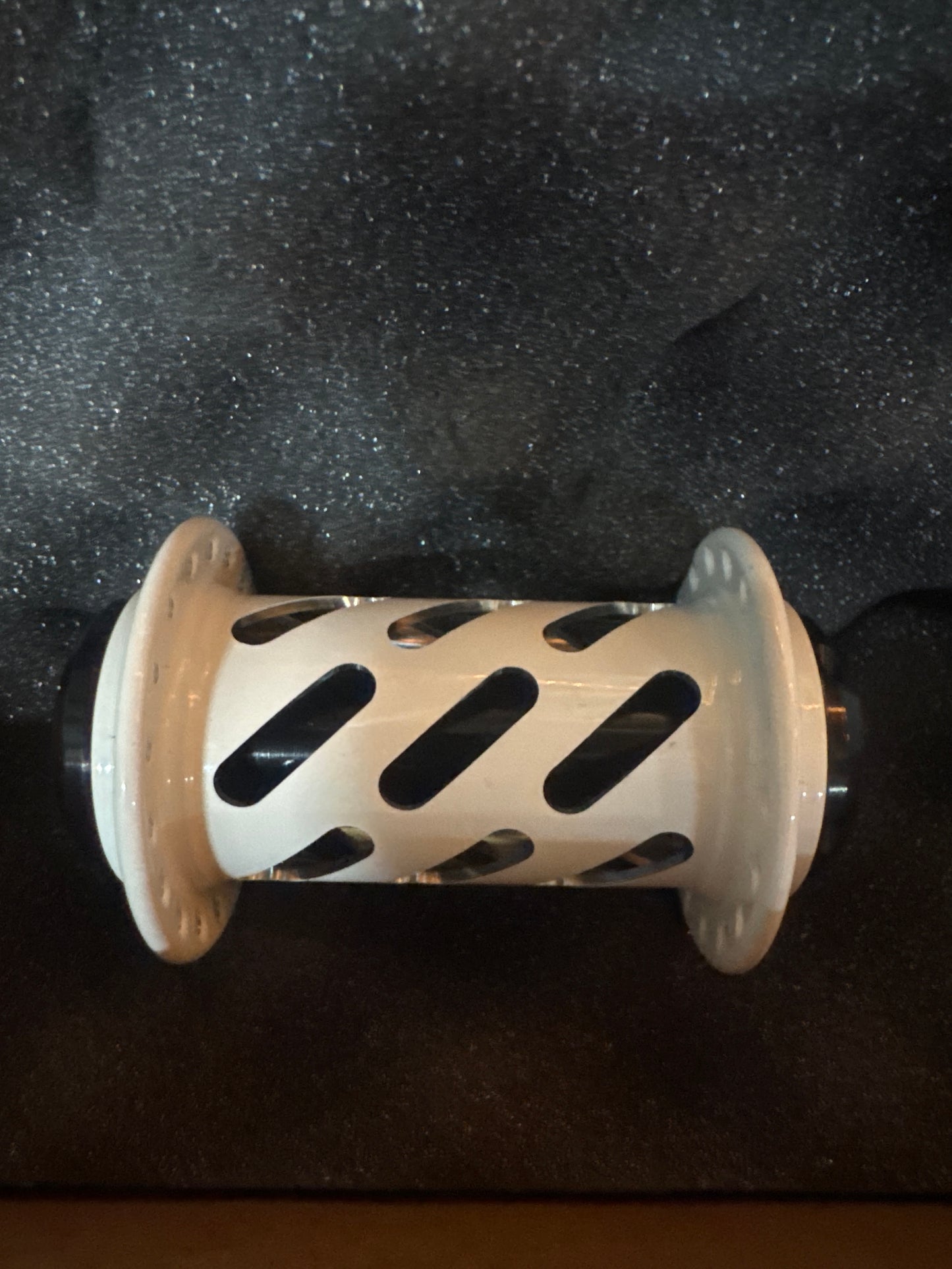 Onyx Hubs Frost white