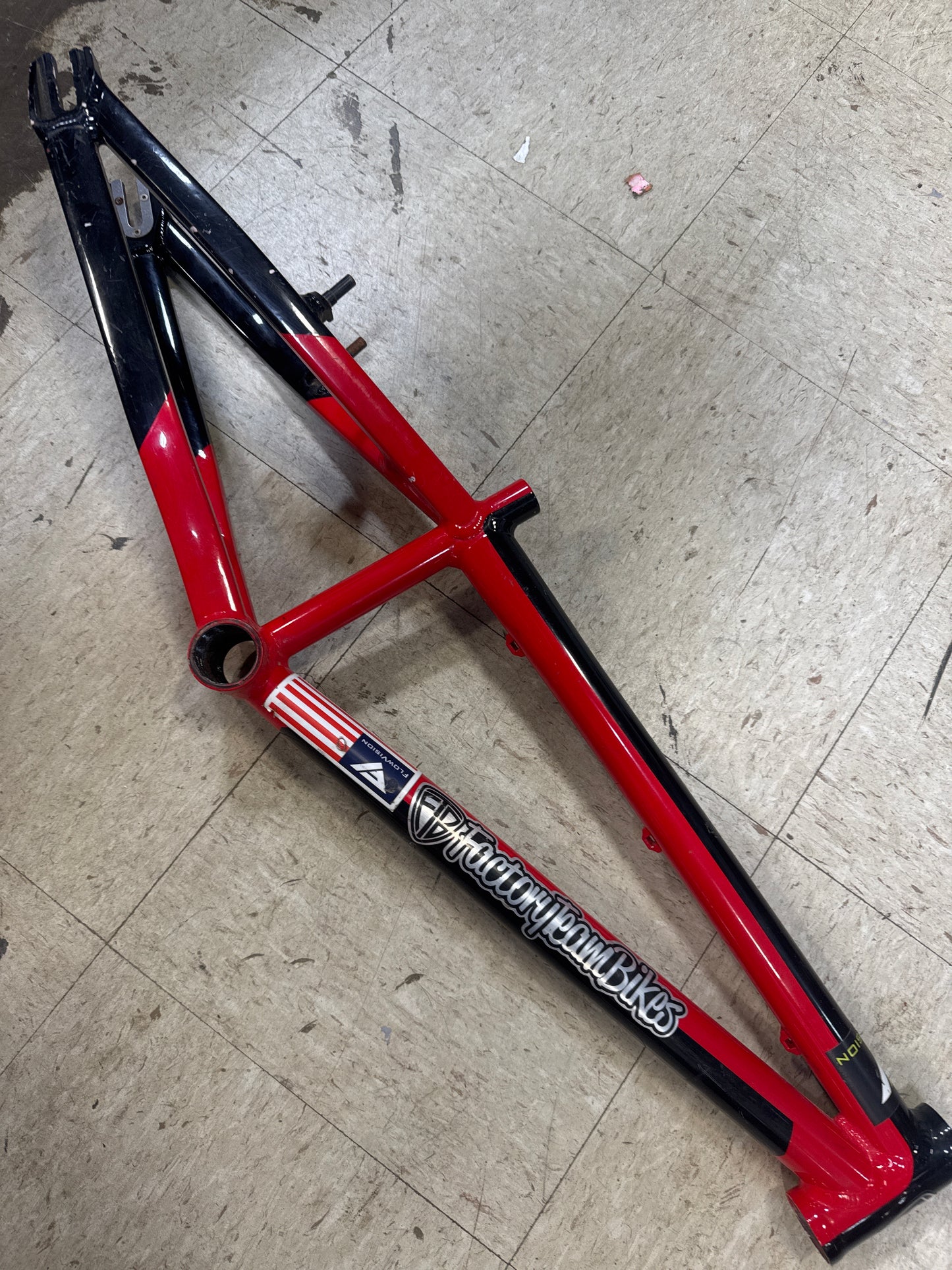 Factory team bikes junior 20”